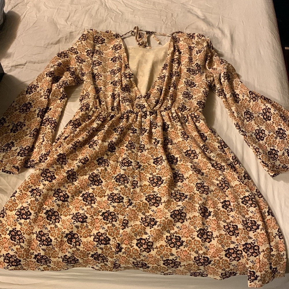 Altar’d State long sleeve flared arm dress. Size large in women’s.